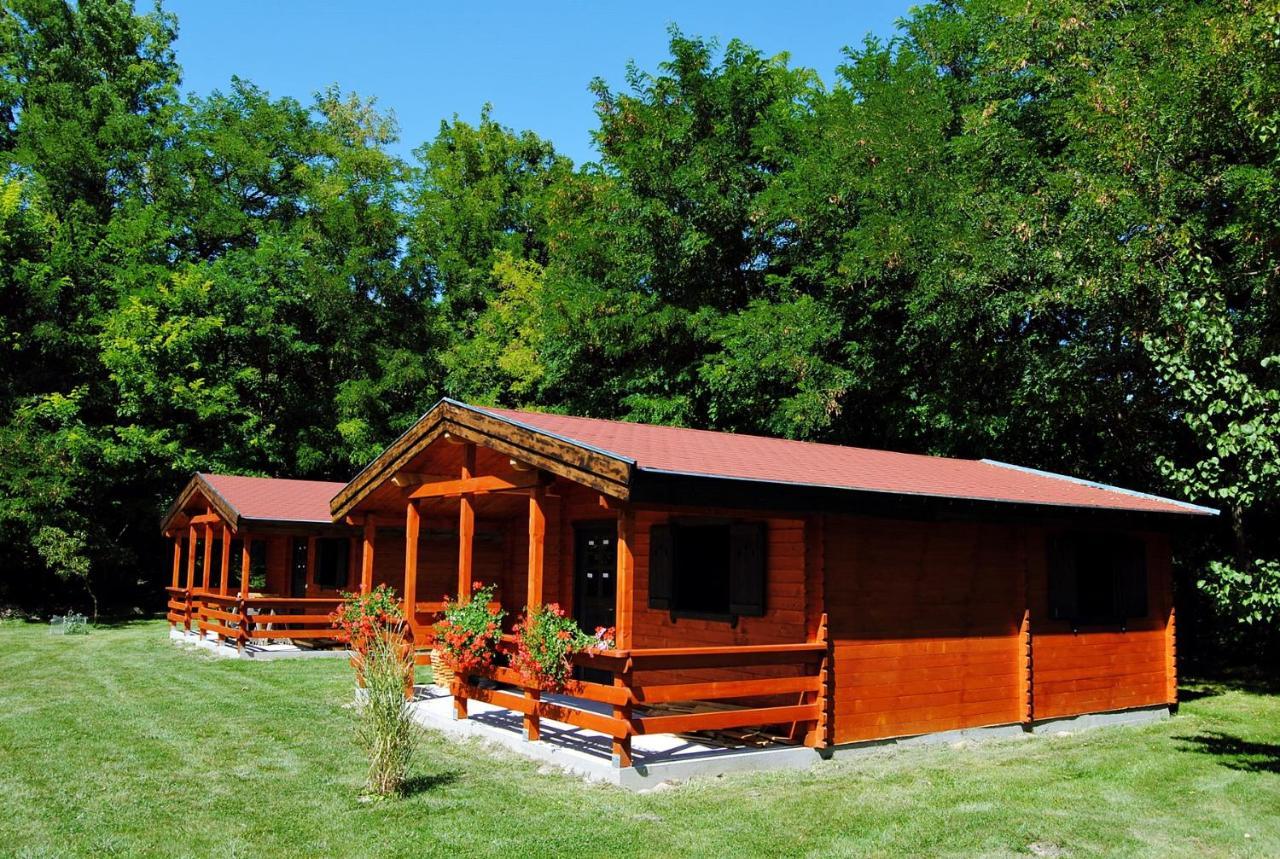 Villa Hedi Vendeghaz 杜瑙基利蒂 外观 照片